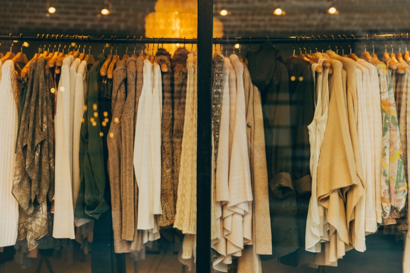 magasin-CHATEAUDOUBLE-min_clothe_fashion_store_shop_window_store_front-21277